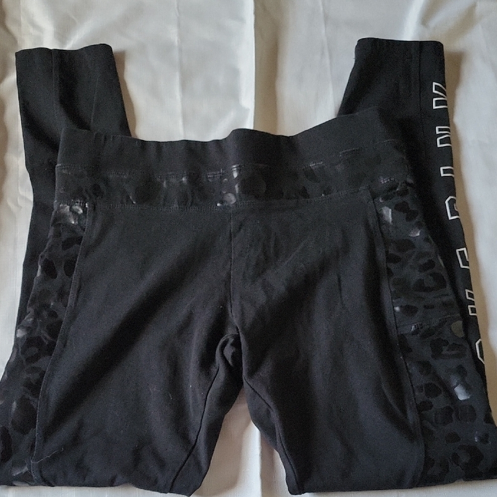 PINK Yoga Victoria Secret Black Leggings with Leopard Print and Text - Picture 4 of 9